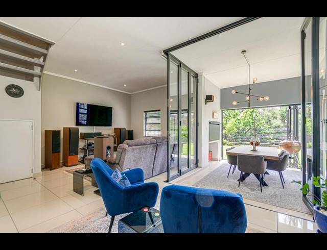 3 BEDROOM TOWNHOUSE FOR SALE IN BRYANSTON